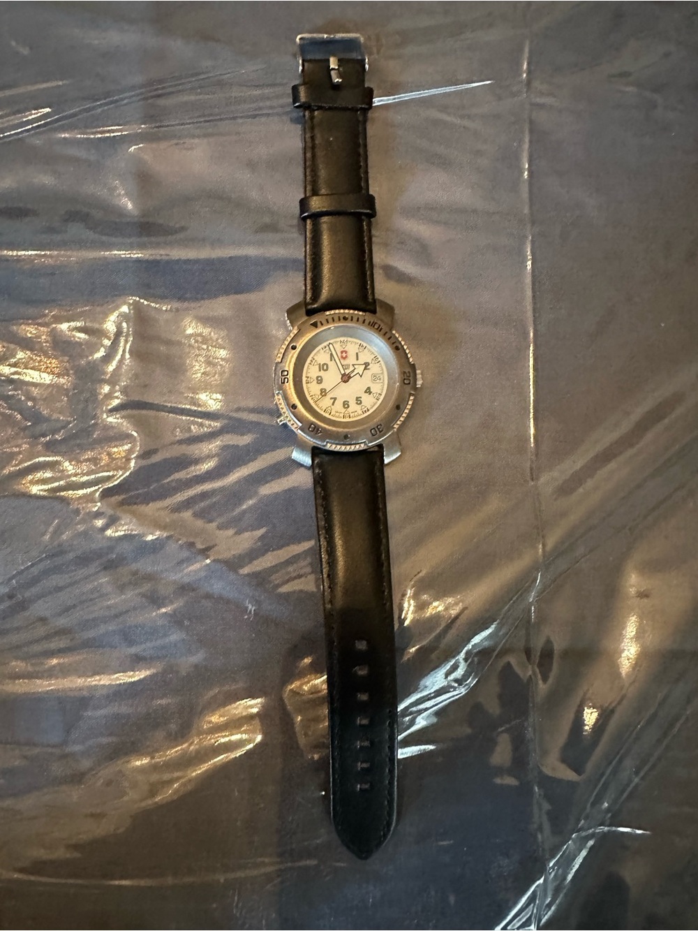 Working water resistant Swiss Army watch with new band